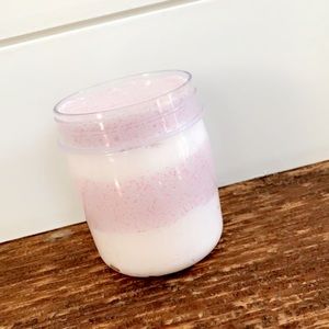 Strawberry poundcake